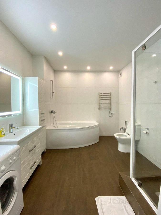 Gagarin Plaza Stylish Apartment Odessa Dış mekan fotoğraf