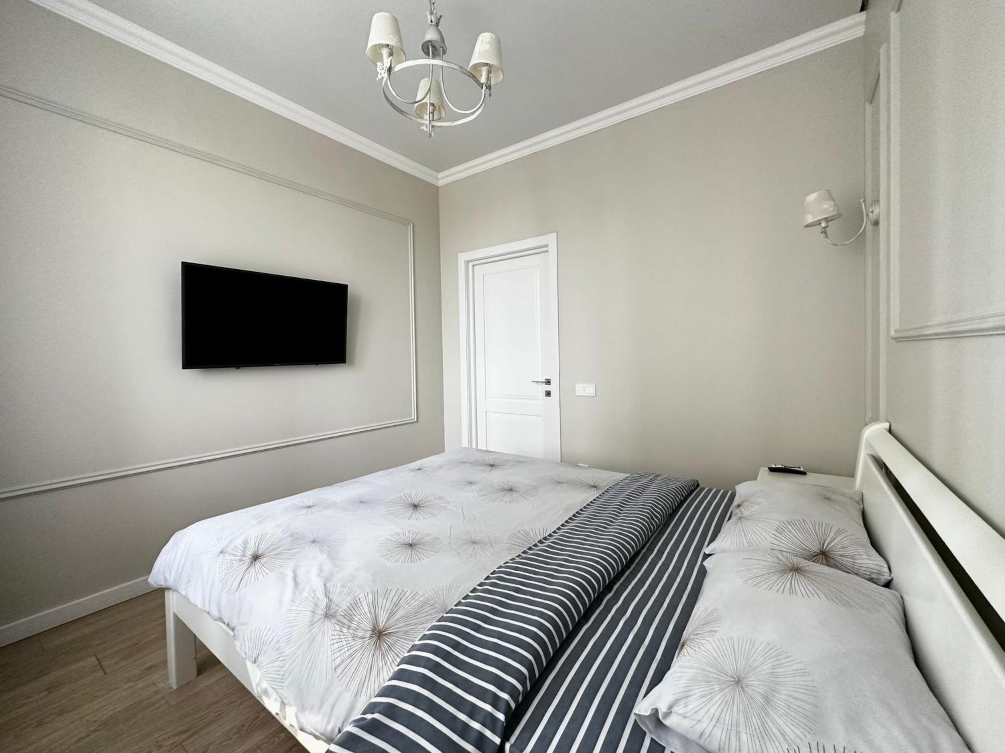 Gagarin Plaza Stylish Apartment Odessa Dış mekan fotoğraf